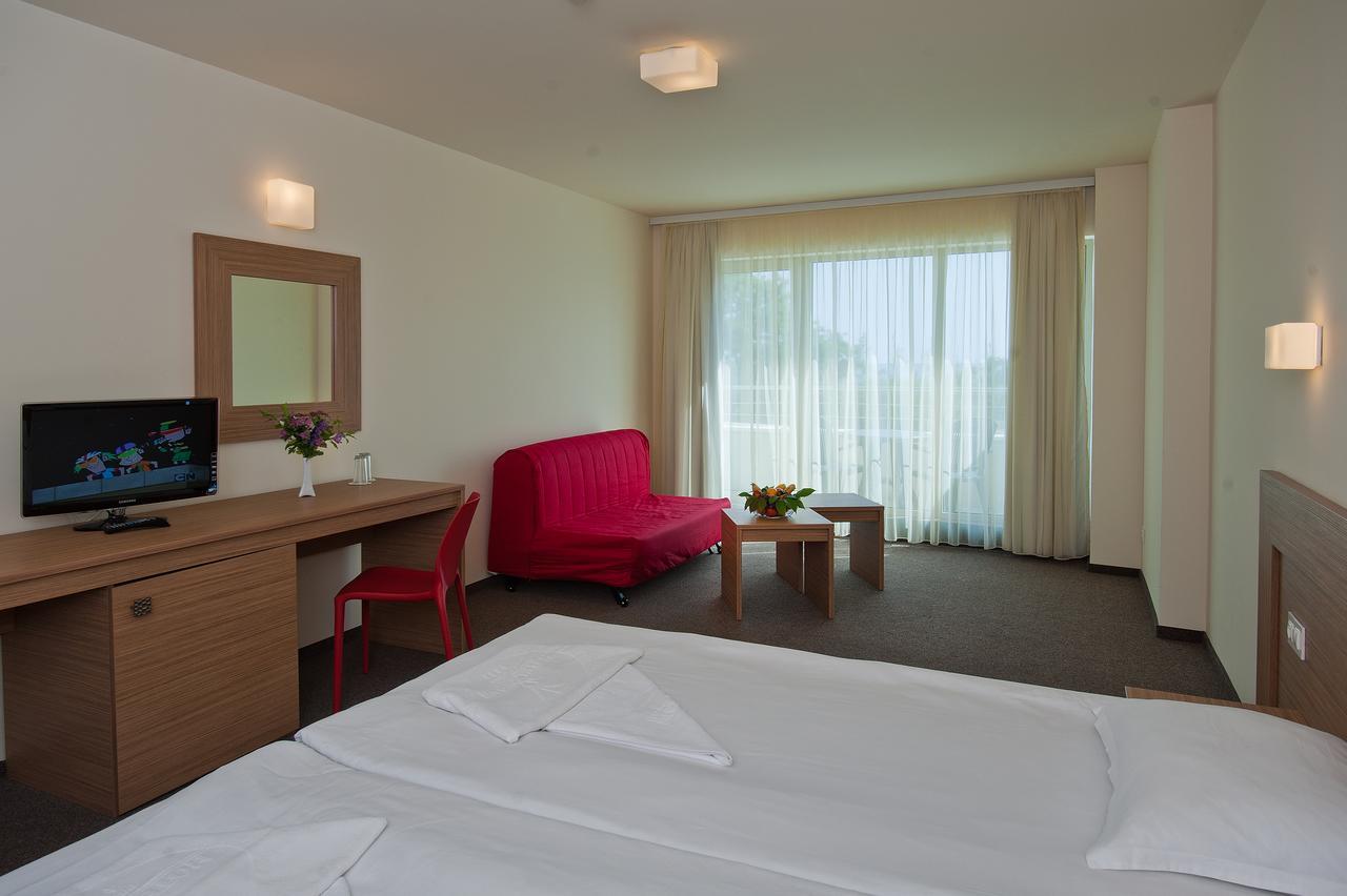 Jeravi Club Hotel Приморсько Екстер'єр фото